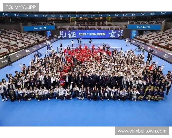 中网决赛日激情四溢 假期欢聚时光尽享网球盛宴