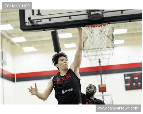 杨瀚森震撼登场单臂暴扣点燃全场喜迎NBA生涯首个运动战进球 杨瀚森震撼登场单臂暴扣点燃全场喜迎NBA生涯首个运动战进球