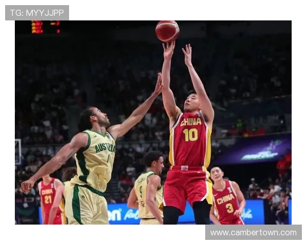 王俊杰第四战强势爆发连过多人篮下强攻硬抗围堵上演精彩瞬间 王俊杰第四战强势爆发连过多人篮下强攻硬抗围堵上演精彩瞬间