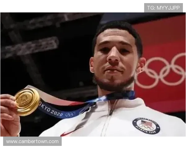 布克谈新赛季期待与责任感受领袖角色的重要性与挑战